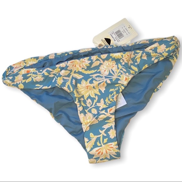 🆕 Billabong | Wave Gypsy, Surf Blue Floral Bikini Bottoms. - Picture 3 of 9